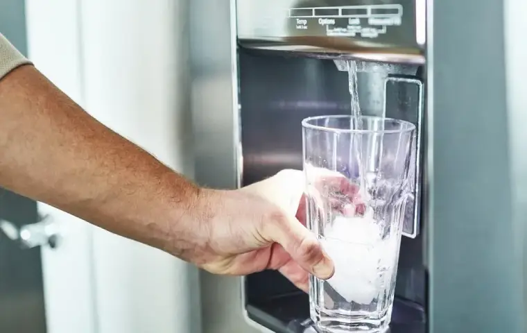 خوردن آب فیلتر شده یخچال ساید 