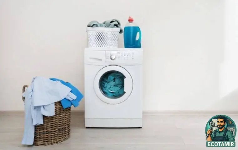 ماشین لباسشویی در کنار سبد چوبی لباس‌ها
